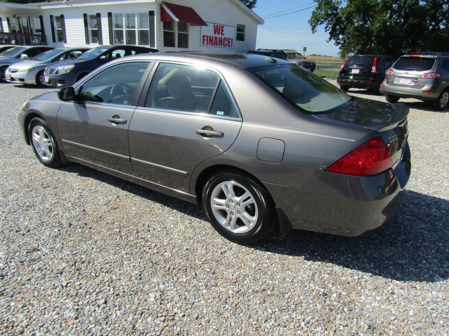 2007 Brown /Tan Honda Accord (1HGCM56827A) with an V6 engine, Automatic transmission, located at 15016 S Hwy 231, Midland City, AL, 36350, (334) 983-3001, 31.306210, -85.495277 - Photo#5